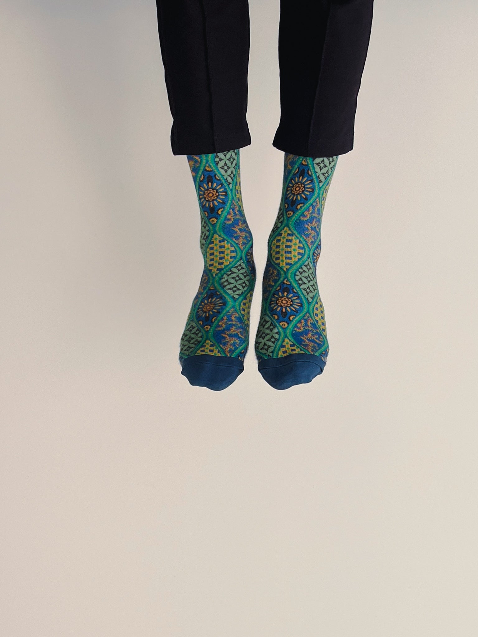Dark Spring Green Batik Patterned Cotton Crew Socks | Ceplok II