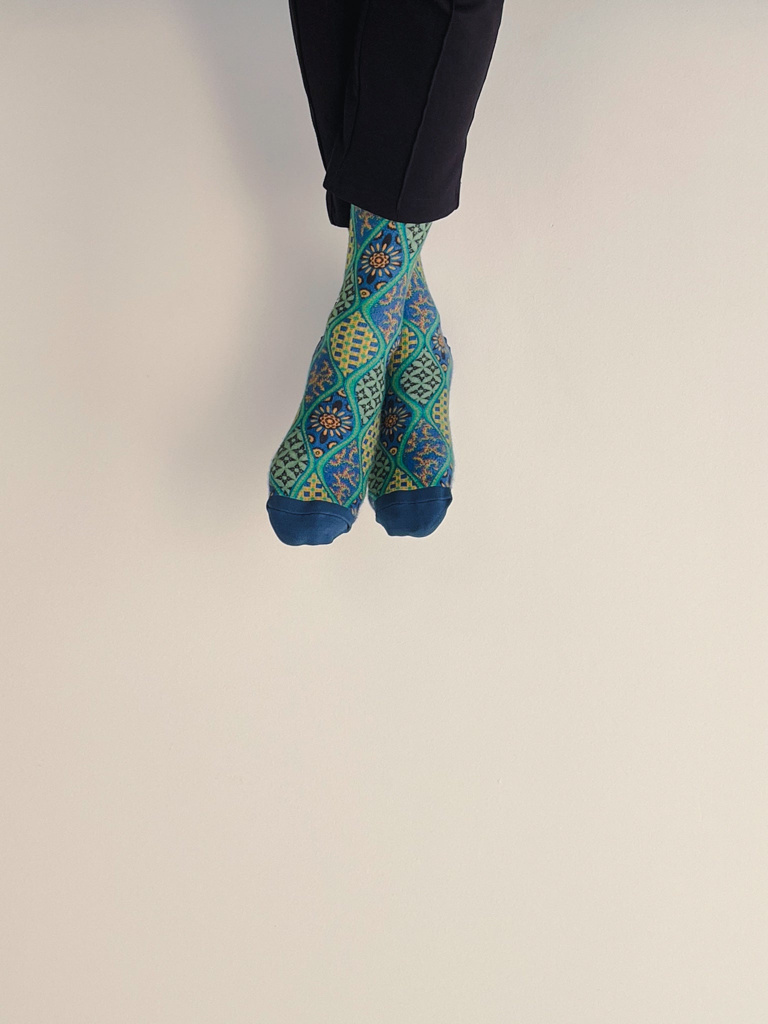 Dark Spring Green Batik Patterned Cotton Crew Socks | Ceplok II