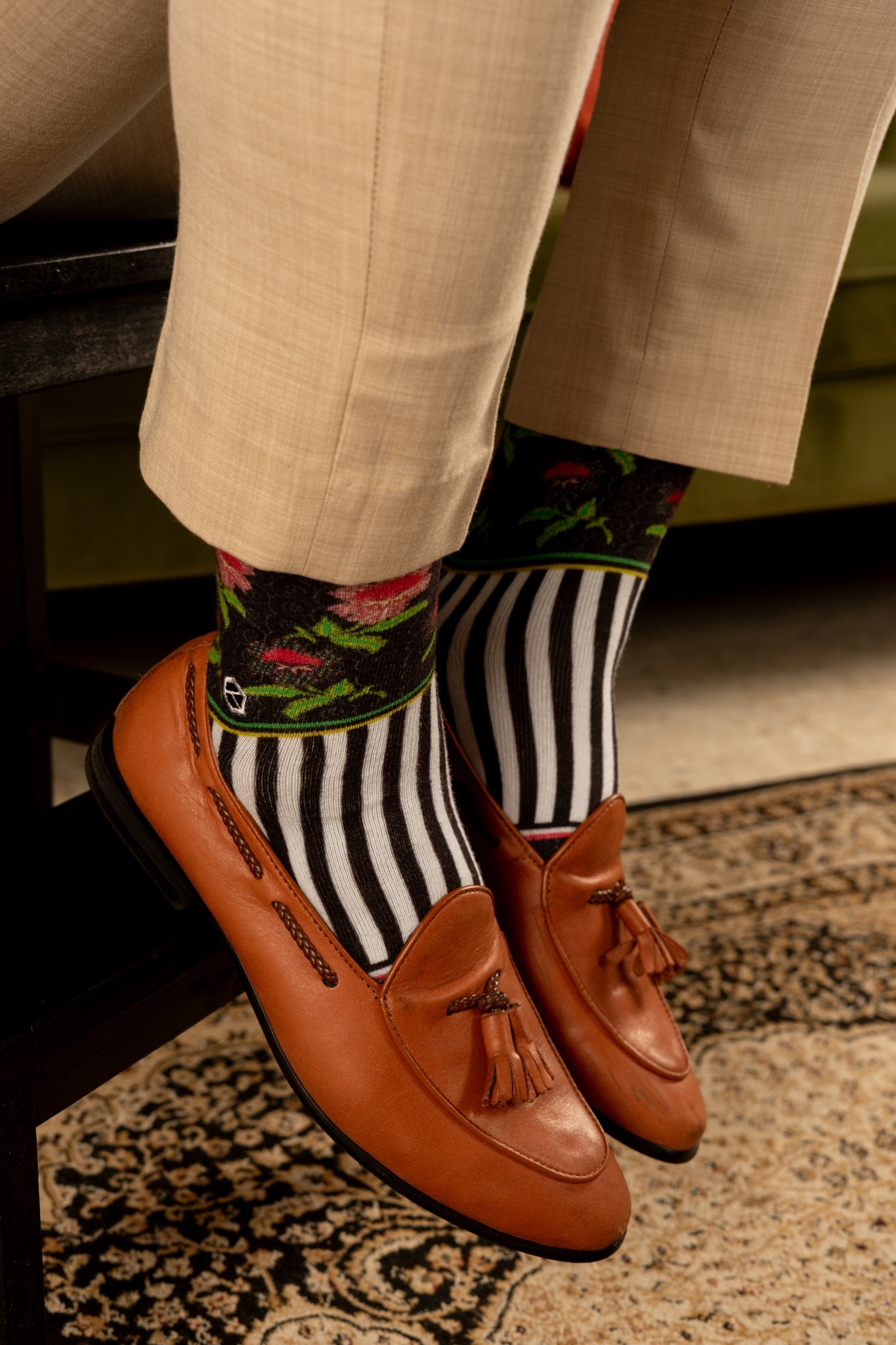 Black & White Floral Batik Patterned Cotton Crew Socks | Dewa
