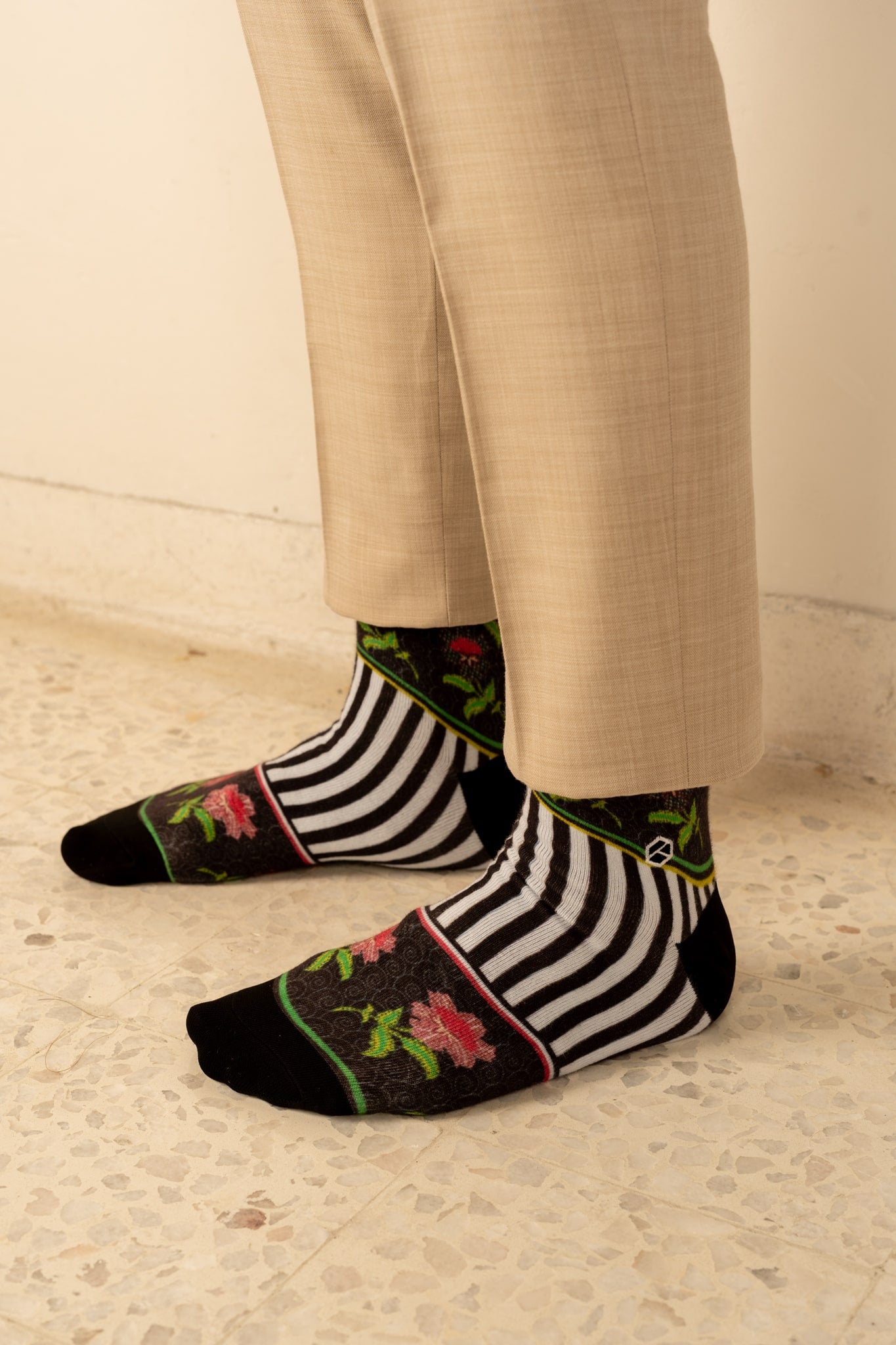 Black & White Floral Batik Patterned Cotton Crew Socks | Dewa